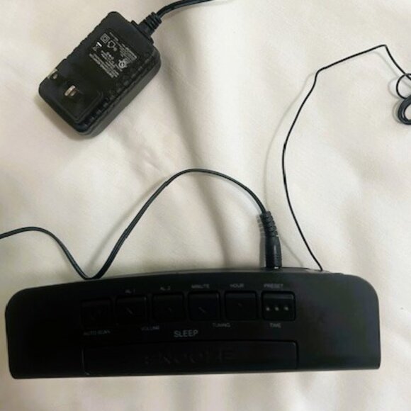 Craig 1.2 in Dual Alarm Clock Digital PLL FM Radio LED Display - Picture 2 of 8